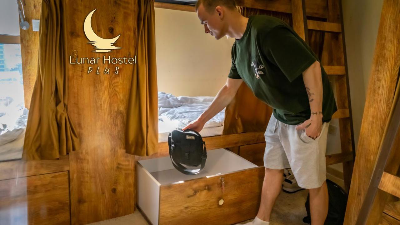 Lunar Hostel Plus ดูไบ ภายนอก รูปภาพ