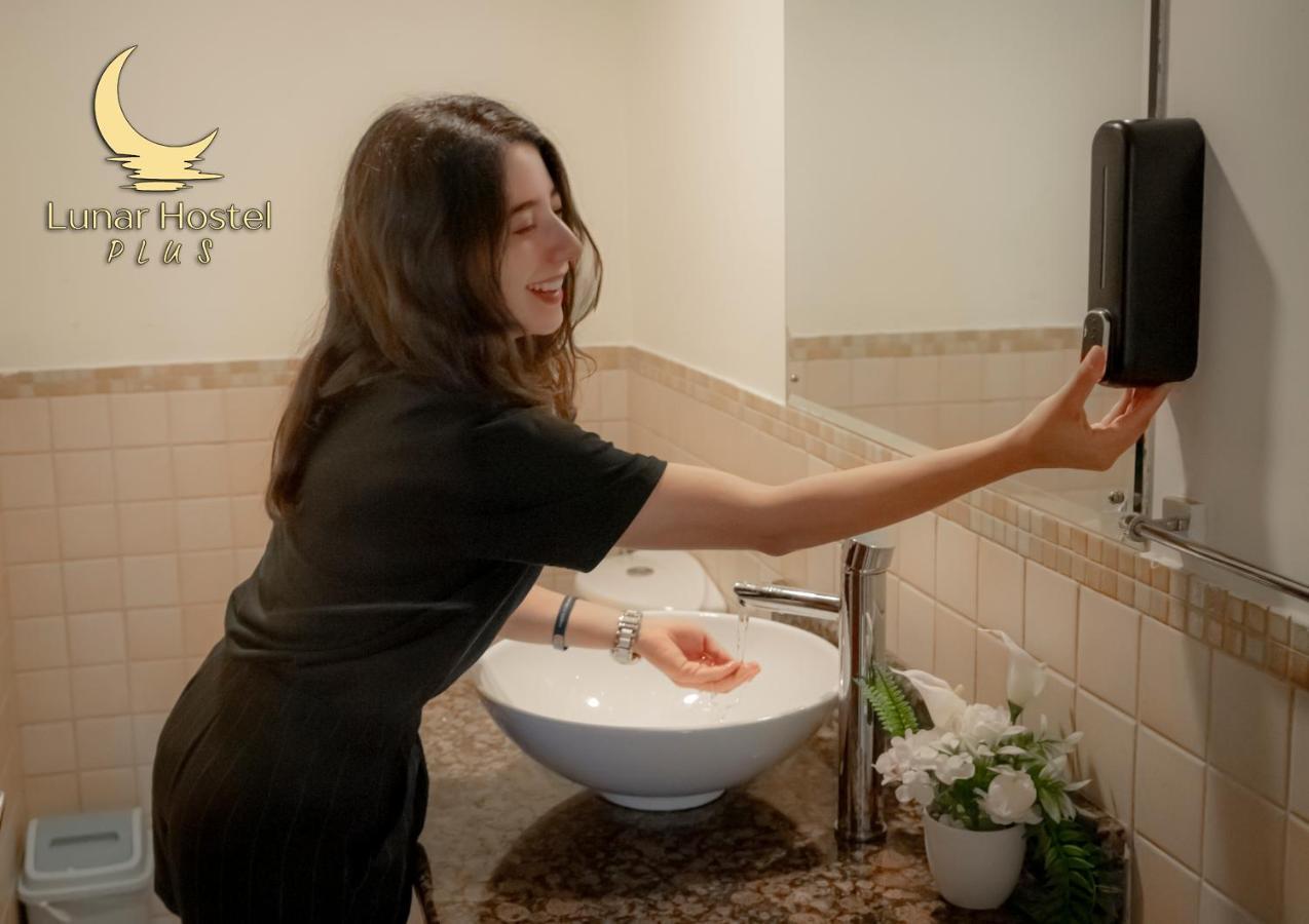 Lunar Hostel Plus ดูไบ ภายนอก รูปภาพ