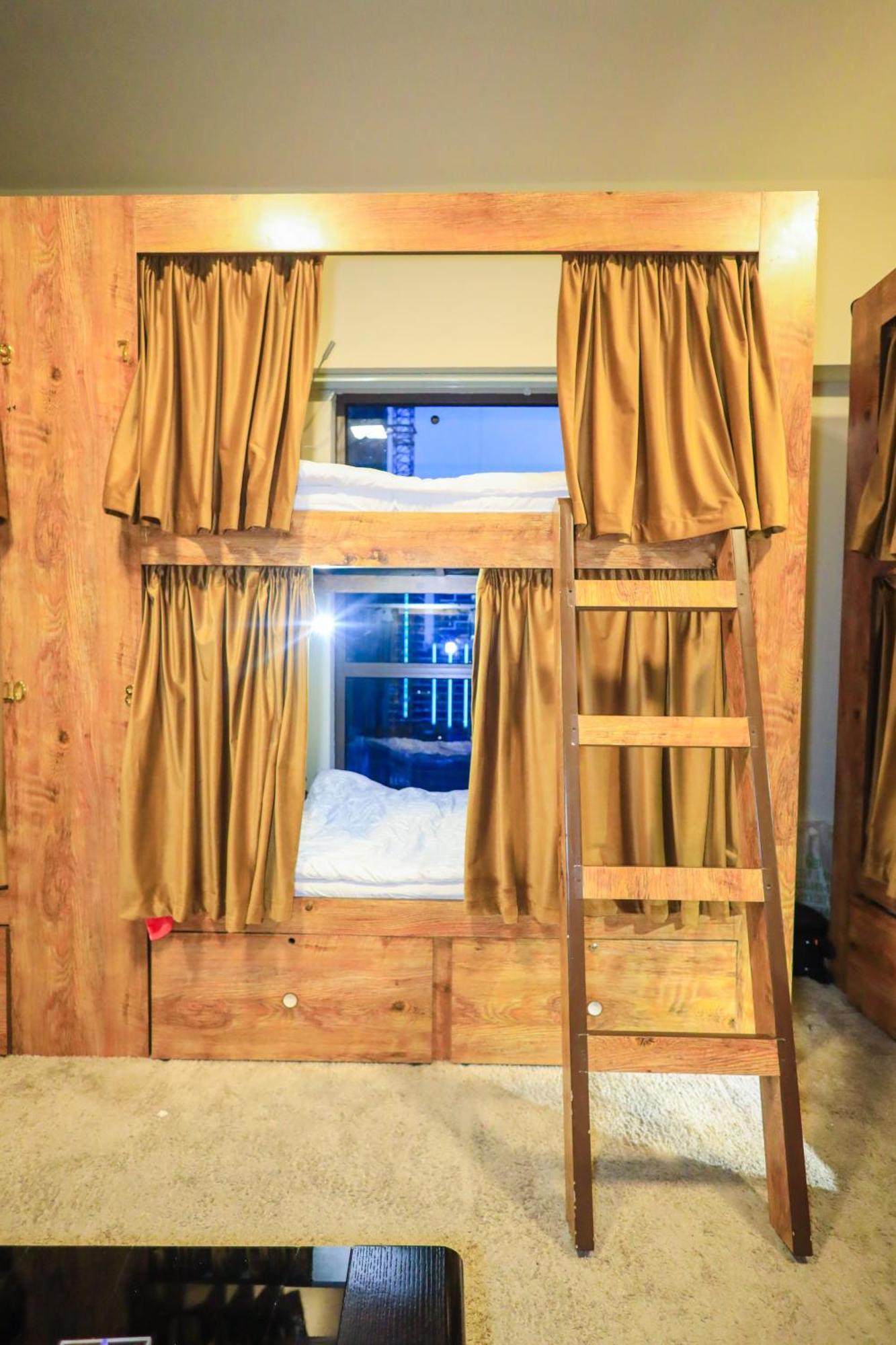 Lunar Hostel Plus ดูไบ ภายนอก รูปภาพ